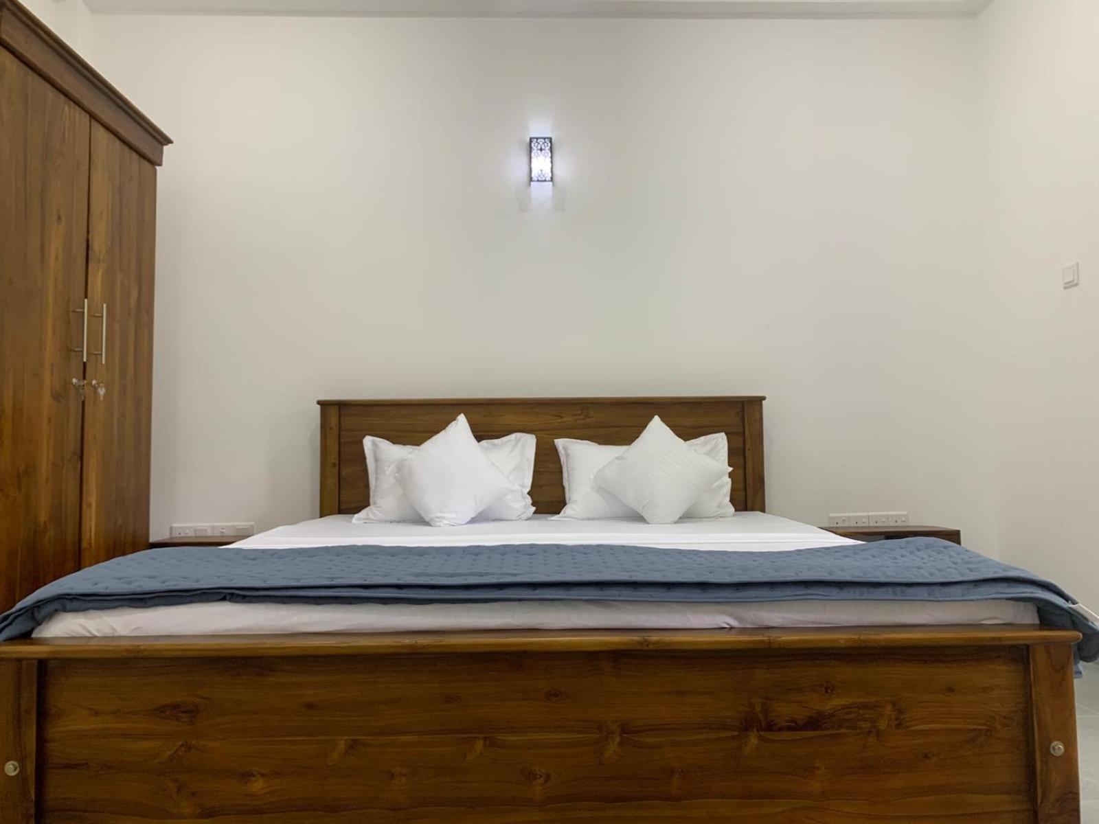 Kotugoda Sebastian Transit Villa With Free Shuttle Service To Airport מראה חיצוני תמונה